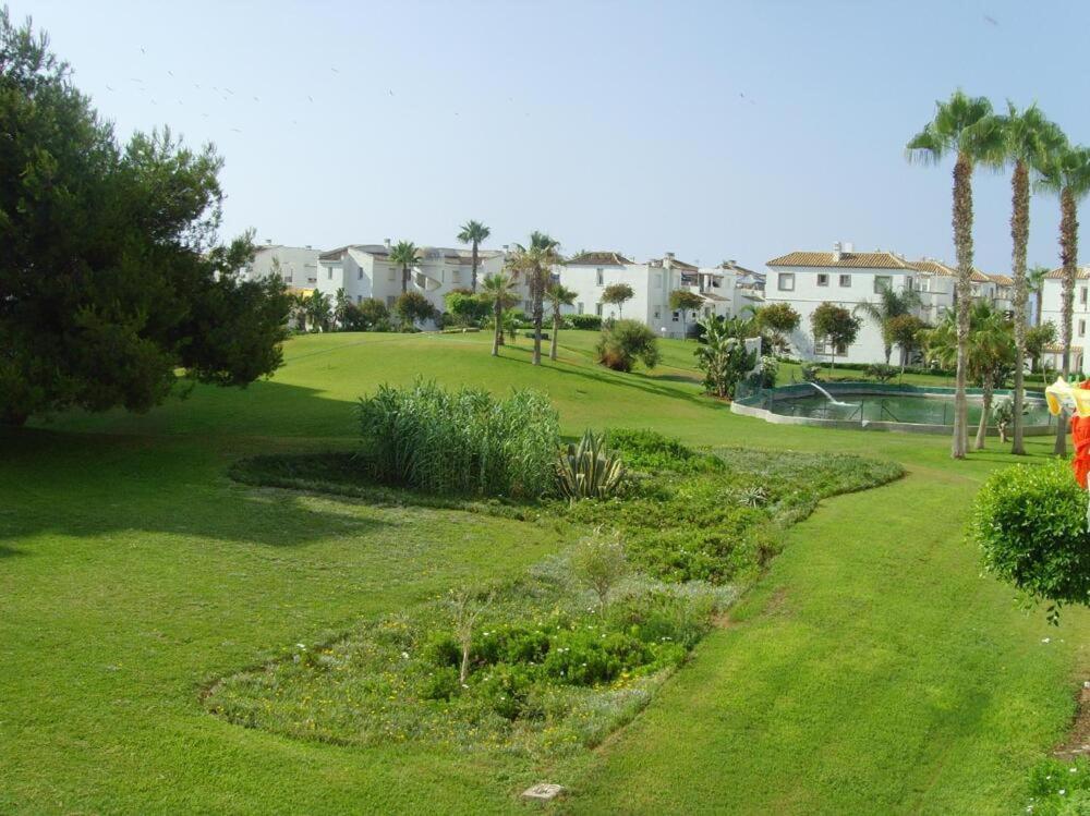 Apto. Urbanizacion Laguna Beach, 1ª Linea De Playa Torrox Zewnętrze zdjęcie